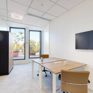 Bureau privé 15 m² 2 postes Coworking Avenue Aristide Briand Bagneux 92220 - photo 1